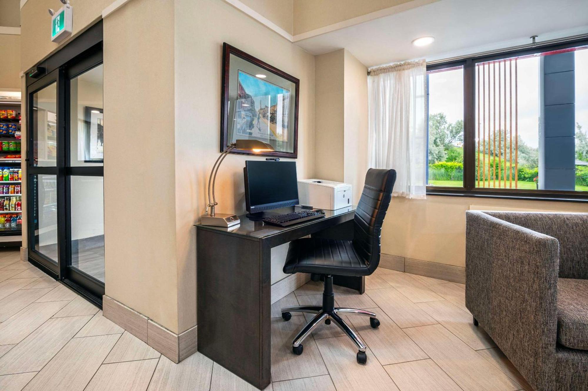 Comfort Inn Newmarket Buitenkant foto